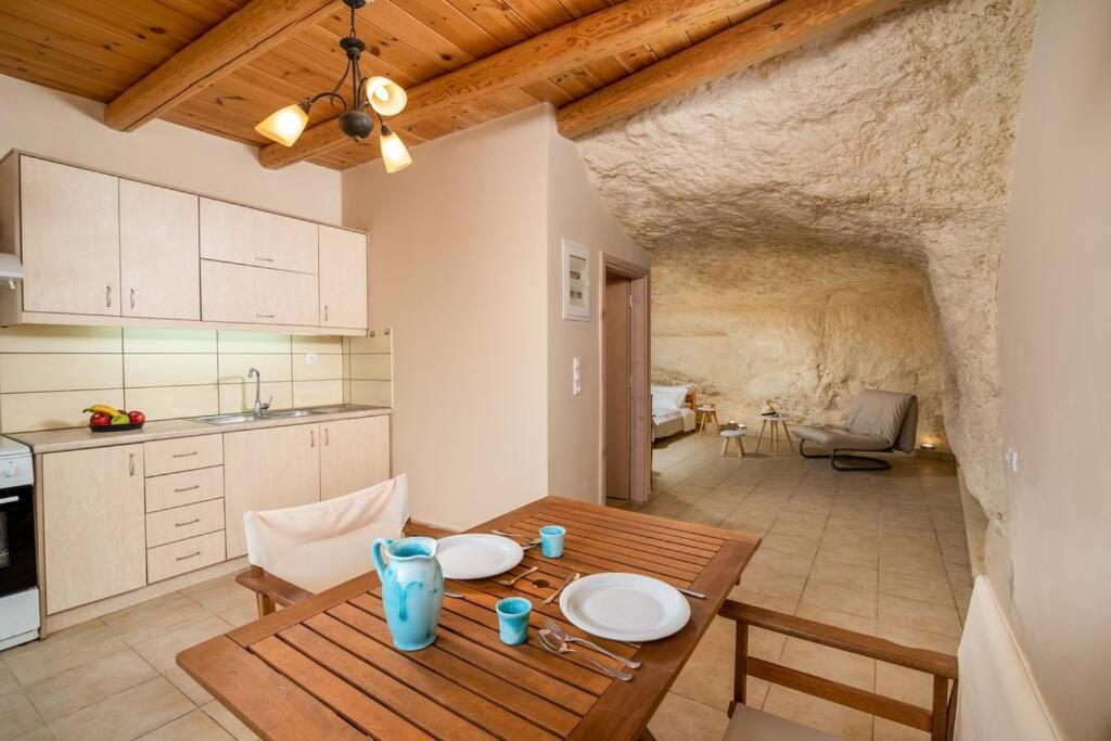 Nostos Cave Seaview Apartment 马塔拉 外观 照片